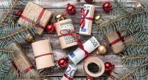 Use_the_Annual_Gift_Tax_Exclusion_when_Making_Year-End_Gifts